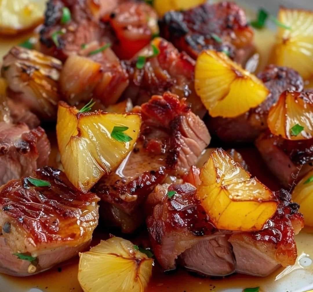 Costelinha de porco com abacaxi